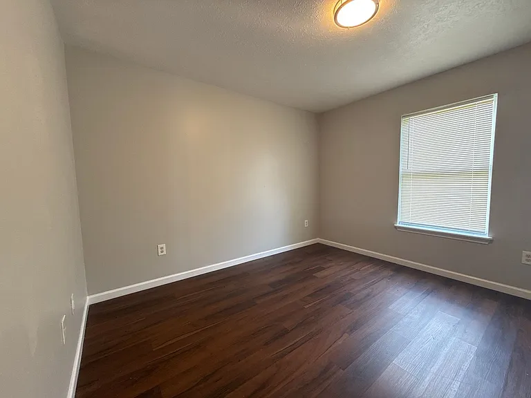 2702 Greenwood Ave — Photo 12