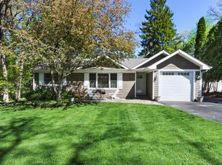 847 Featherstone Dr, Fontana, WI 53125