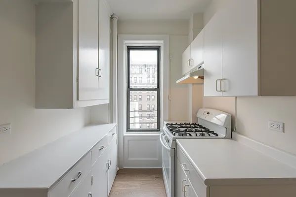 Rented by Thor Equities | media 3