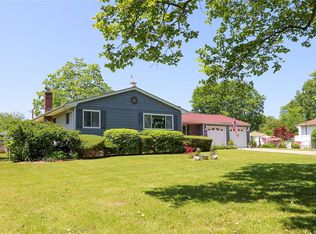 7 Mander Ln, East Northport, NY 11731