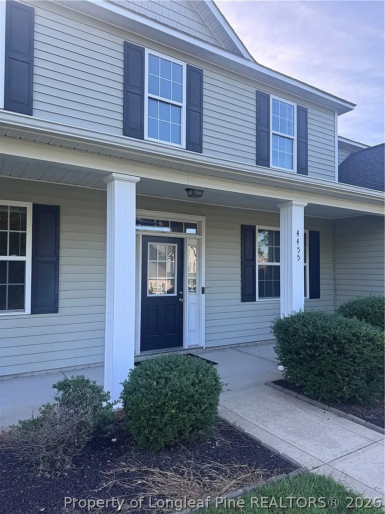 5 bed, 3.0 bath, 2900 sqft, $2,500 — Photo 4