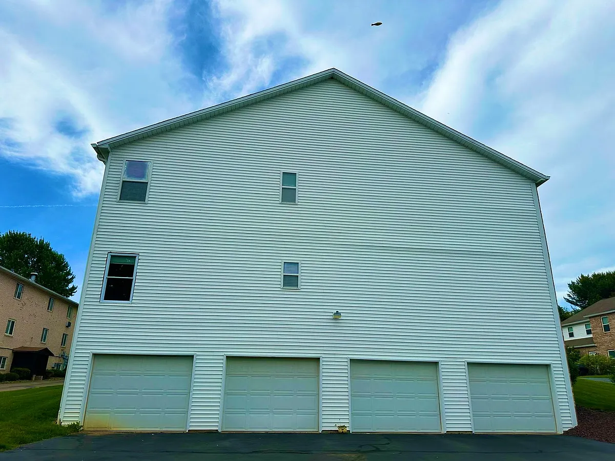 Building Photo - 3649 Indian Run Dr #7
