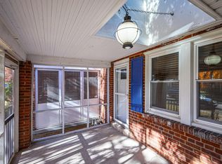 1109 16th St S, Arlington, VA 22202