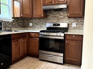 9450 Fairgreen Ln APT B, Philadelphia, PA 19114