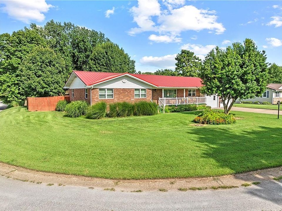 1st image of 89 Creekview Rd