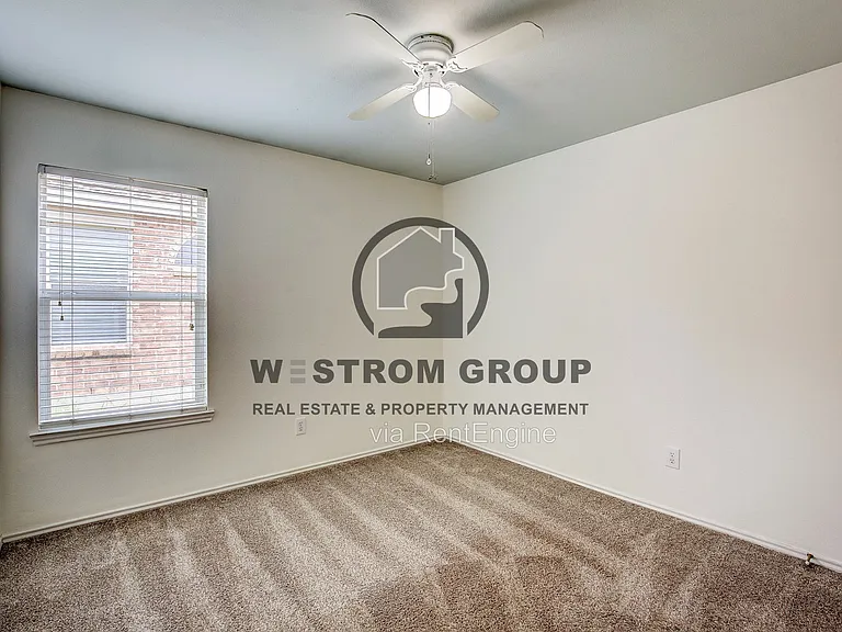 10200 Pear St — Photo 32