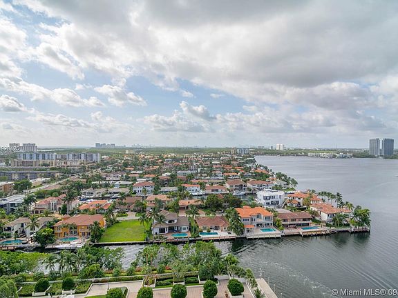 5th image of 1000 W Island Blvd APT 1912