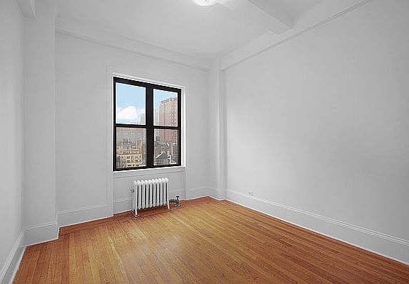 3rd image of 19 W 69th St APT 1403