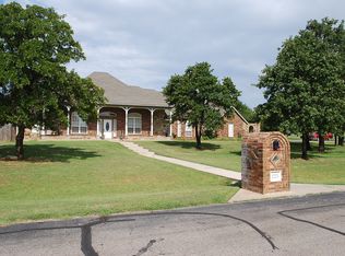 1225 Parrish Pl, Blanchard, OK 73010