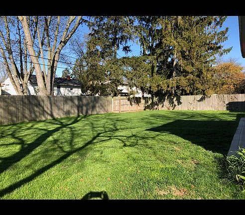 Huge Back Yard, with concrete patio