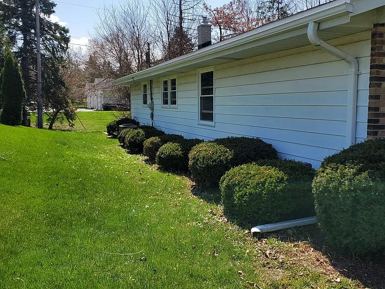 18625 Lola Dr — Photo 3