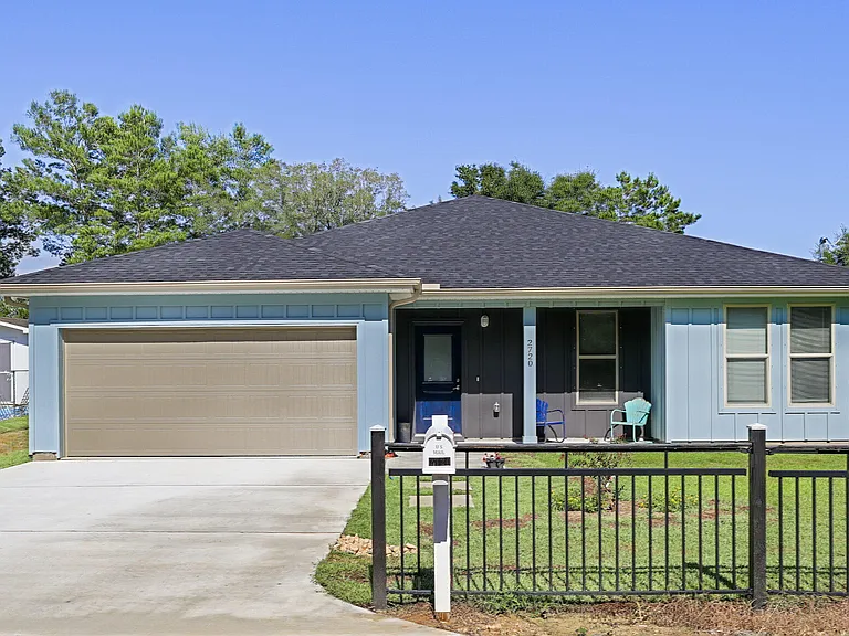 2720 Jewell Rd — Photo 1
