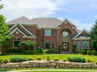 15102 Meadow Farms Ct, Louisville, KY 40245