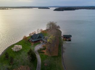 250 Three Point Isle Dr, Penhook, VA 24137