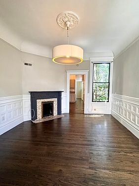 1st image of 1703 Oak St