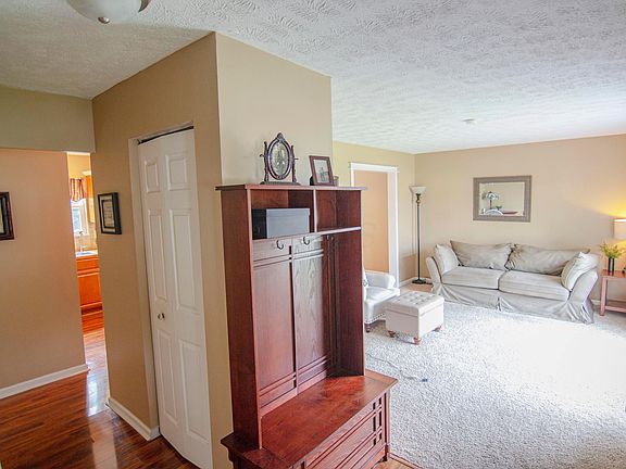 5th image of 2180 Keller Pl E