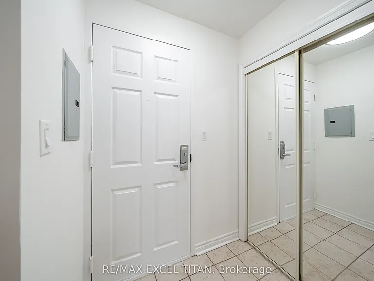 1407 Dupont St #315 — Photo 6