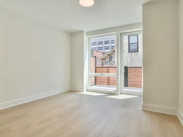 303 Madison Street image 12 of 24