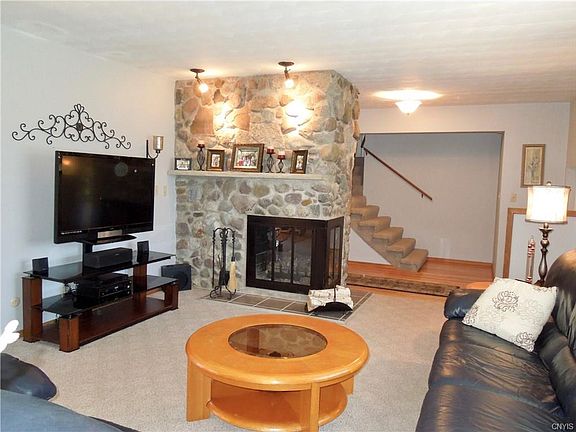 5th image of 3491 Linda Ln