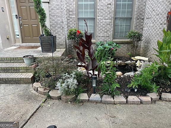 3rd image of 3515 Renaissance Cir