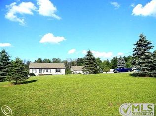 15783 Twin Ponds Trl, Pinckney, MI
