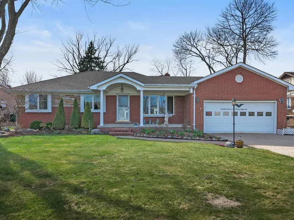 41589 Windmill St, Harrison Township, MI 48045