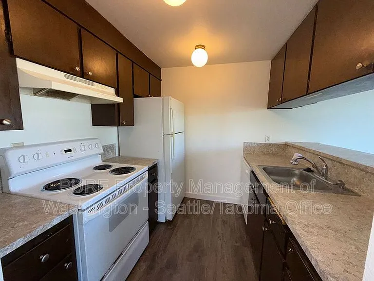 417 SW 155th St #4 — Photo 5