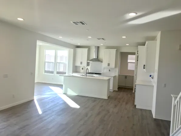 11305 Finders Ct, Corona, CA 92883