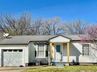 209 W 2nd St, Owasso, OK 74055