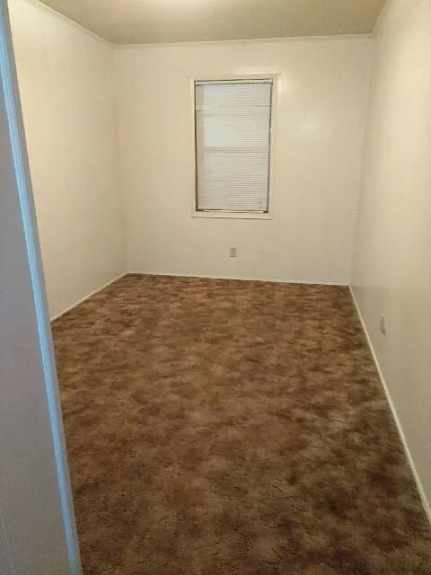 115 S Sterling Ave — Photo 4