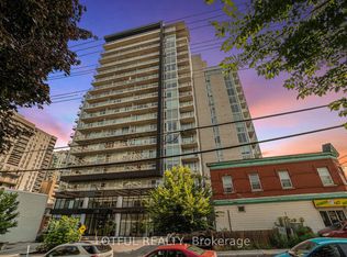 255 Bay St #1604, Ottawa, ON K1R 0C5