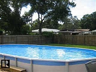 deck leads upto pool