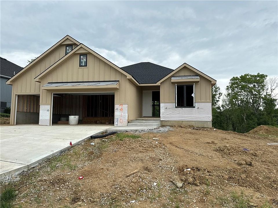 2nd image of 4910 NE 88th St