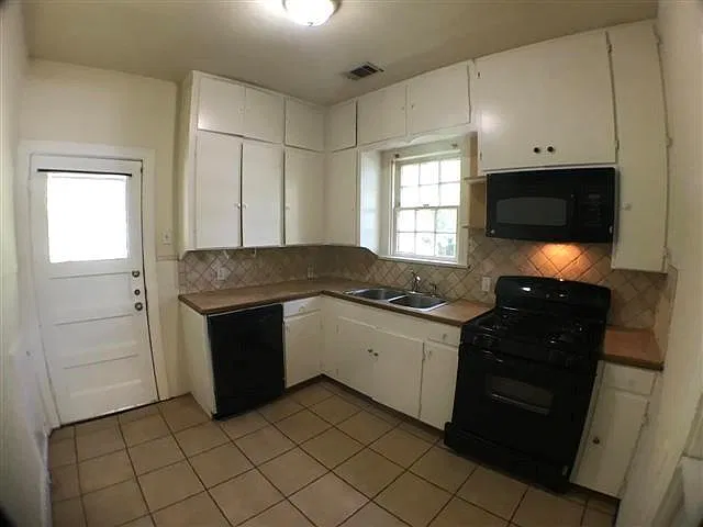 5 bed, 2.0 bath, 1500 sqft, $4,200 — Photo 2