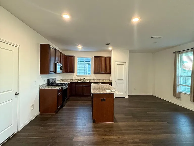 17907 Baleage Ln — Photo 6