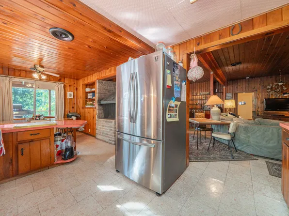 18841 Lower Salt Creek Rd, Lakehead, CA 96051