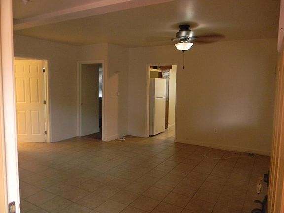 4th image of 3827 Edenhurst Ave