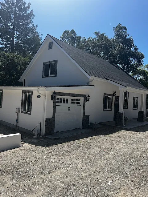 2101 La Madrona Dr