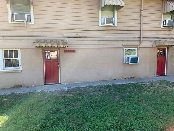 2nd image of 807 Whitney Ave Unit 1
