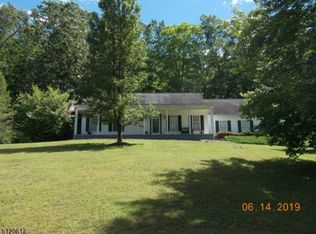 14 Minisink Dr, Montague, NJ 07827