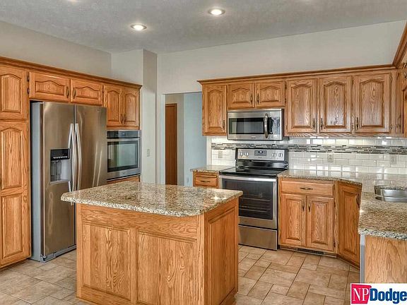 3rd image of 13605 Fornoff Ave