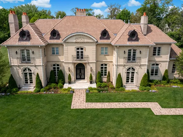 65 S Cabernet Ct, Burr Ridge, IL 60527