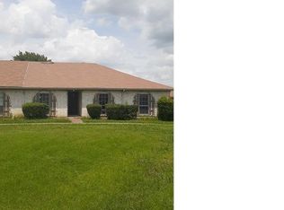31 W Mountain Creek Dr, Grand Prairie, TX 75052