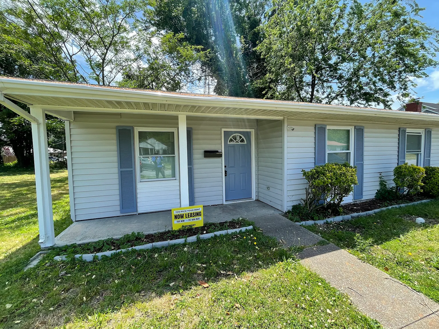 3 bed, 1017 sqft, $1,925 — Photo 2