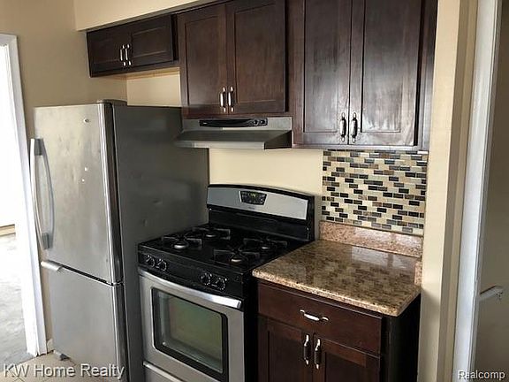 2nd image of 1749 Helen St