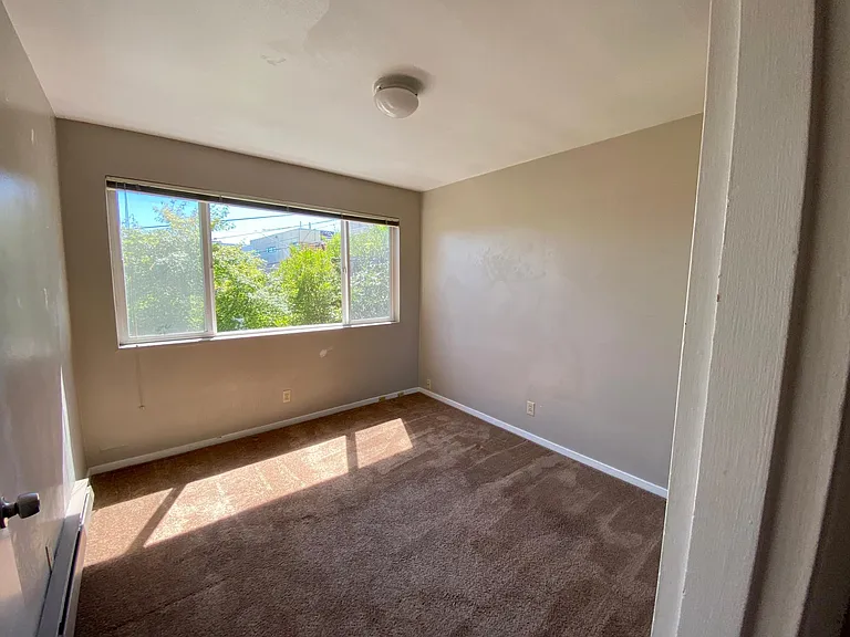 512 Galer St — Photo 5