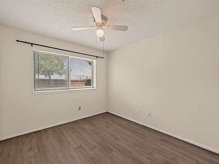 2423 Anthony Hay Ln — Photo 21