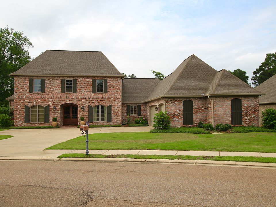 1st image of 205 Clermont Dr