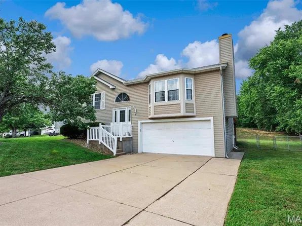 1 Summersong Ct, O'Fallon, MO 63366