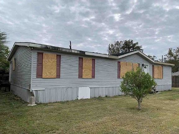 3rd image of 20265 Daniel Ln